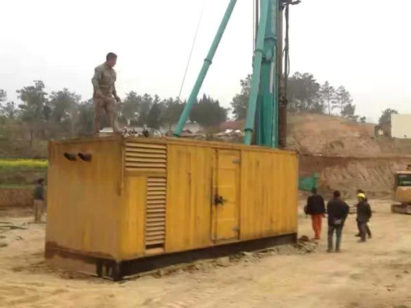 敦化如何判断水冷式机油散热器密封件是否需要更换？